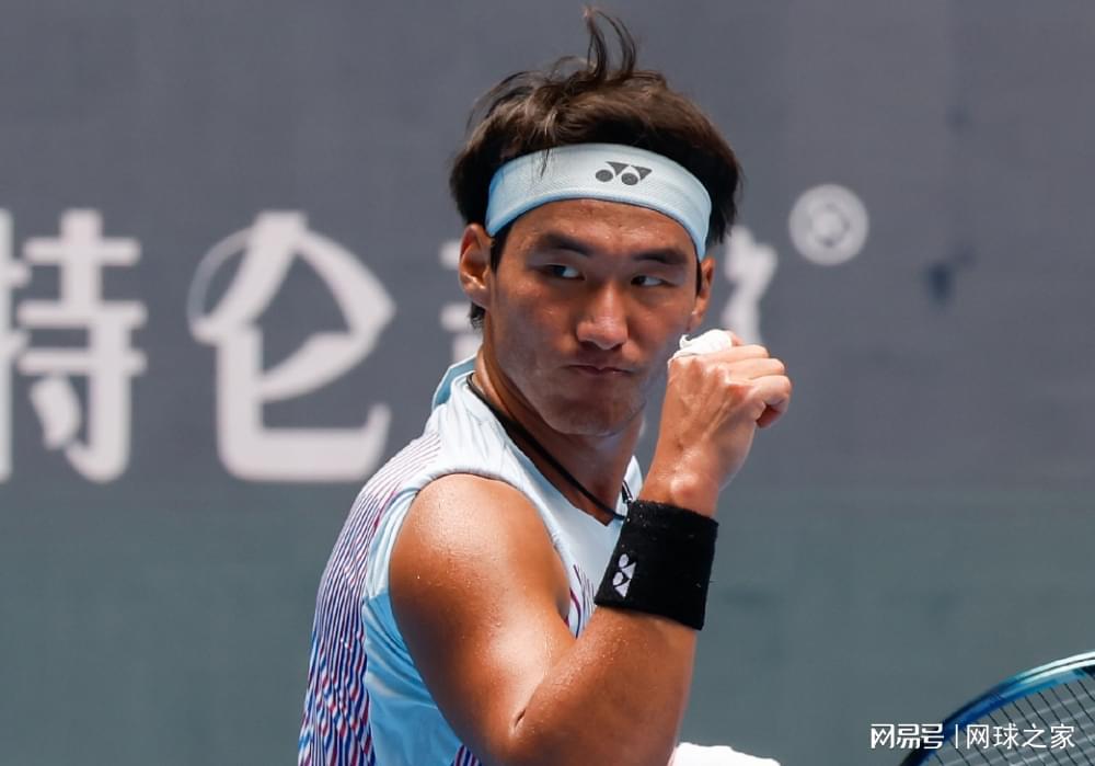 在线棋牌-澳网男单首轮焦点对话：贝雷帽大战小野兔！