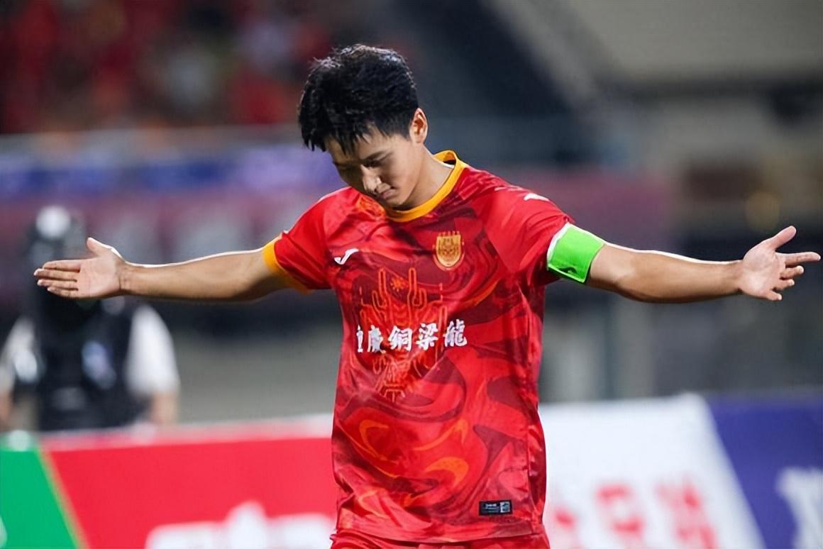 斗地主-向余望在铜梁迎来新搭档，曾在西协甲连场破门，踢过山东队主力